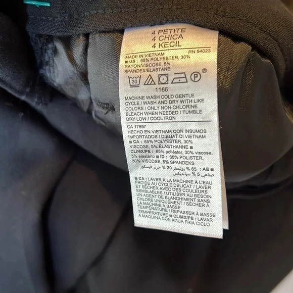 NWT Old Navy Black Jack Stripe Pull On Straight Leg pants women’s size 4P - Picture 11 of 12